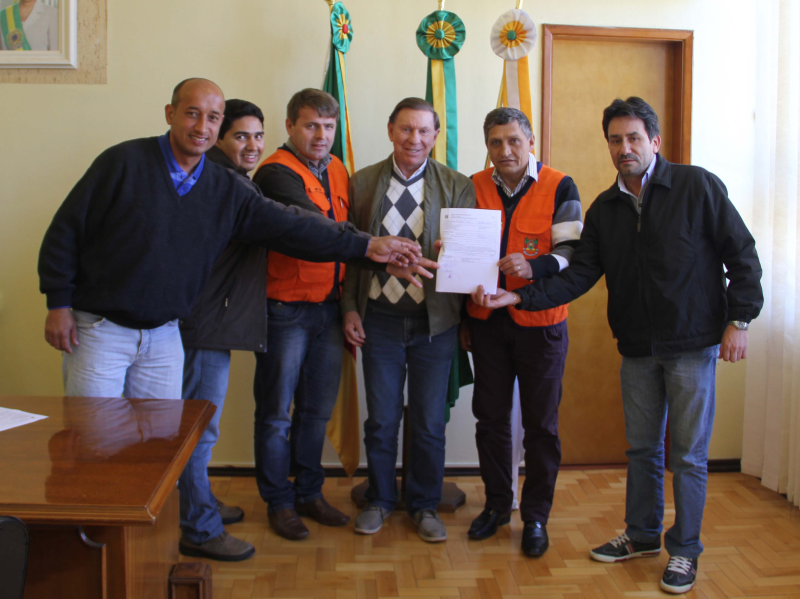 EXECUTIVO ASSINA ORDEM DE SERVIÇO COM A DEFESA CIVIL ESTADUAL